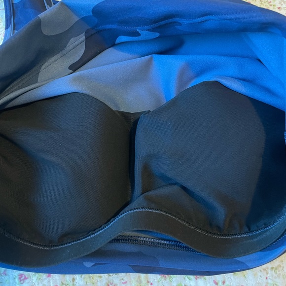 💙 GapFit SportsBra low impact 🩵 Blue Camo print - Picture 5 of 6